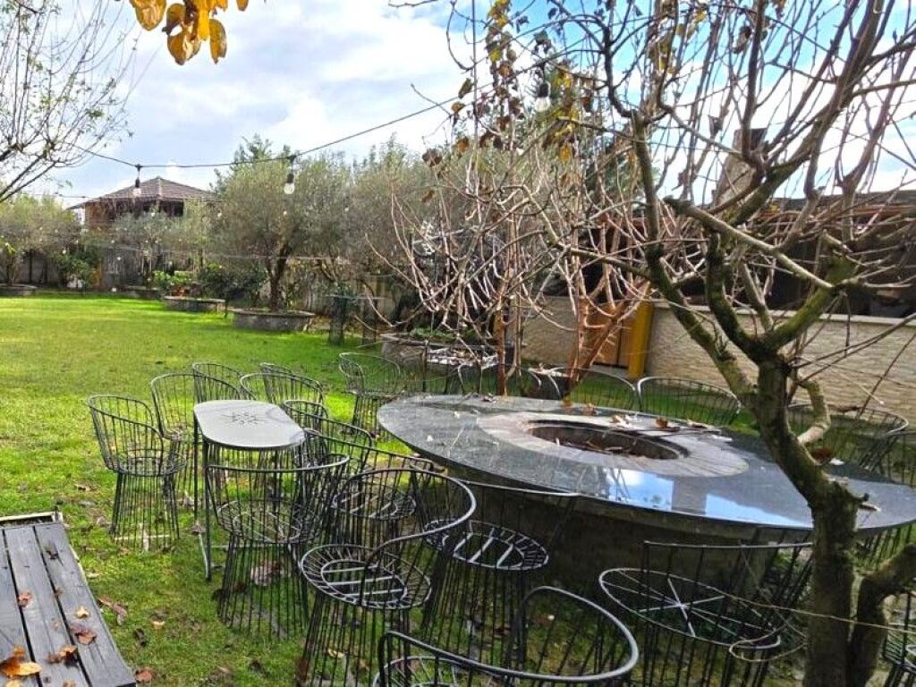 AZIENDA AGRITURISTICA PREMIUM IN AFFITTO VICINO A RINAS