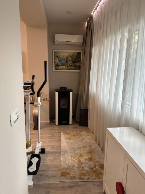 2+1, near Dinamo stadium, 1200 euros