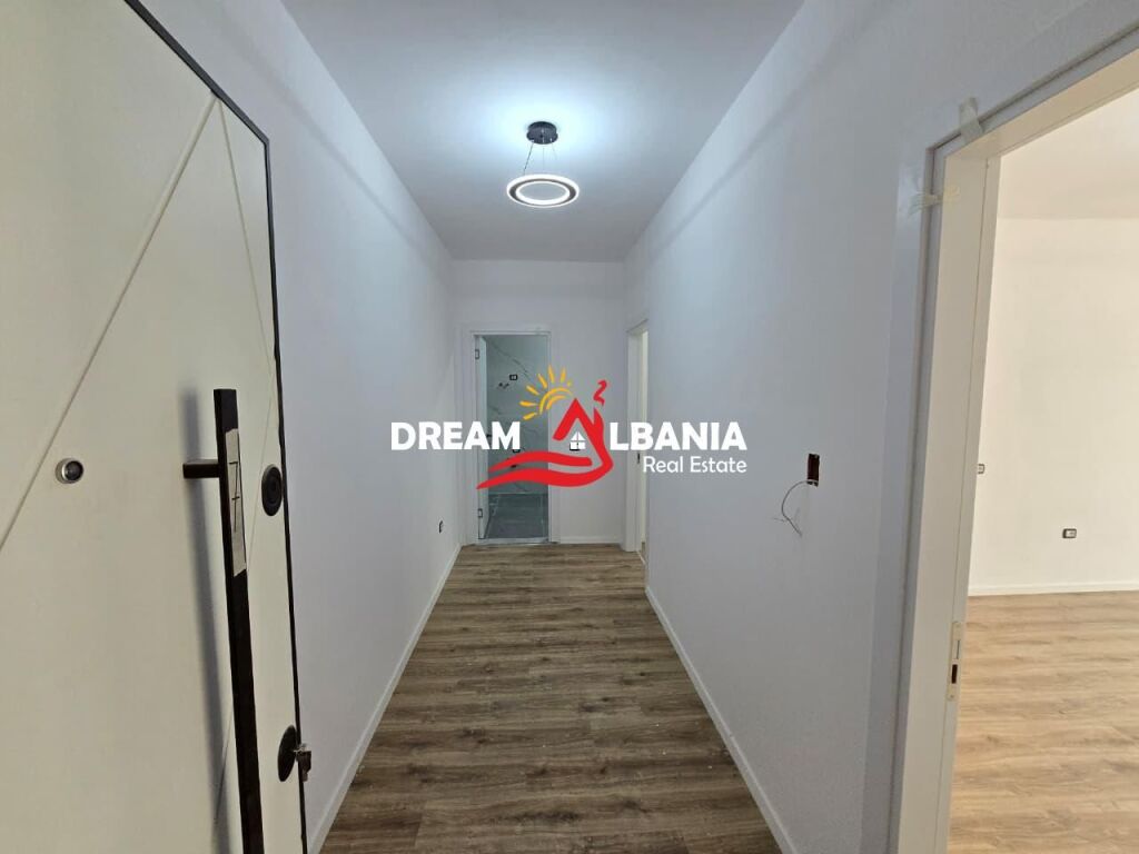 Appartamento 1+1 con posto auto in vendita a Color Splash Paskuqan, Tirana ID (41111157)