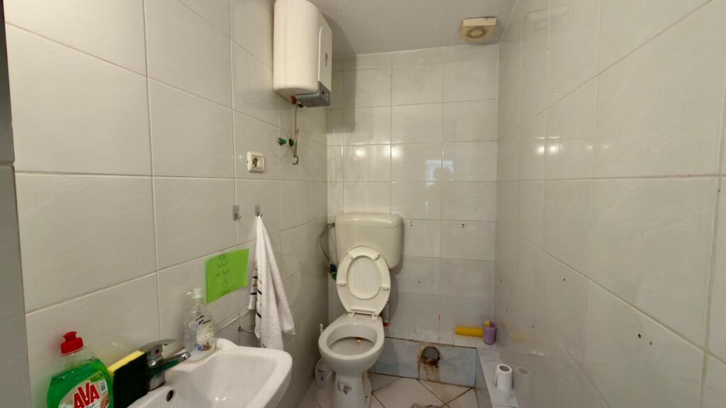 Jepet me Qira Ambient Biznesi “Astir”, Tiranë.