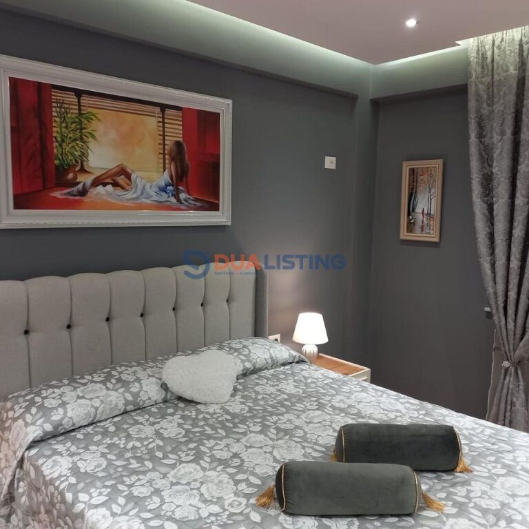 Ne po ofrojmë një apartament modern 1+1 për qira në Rrugën e Kosovës.