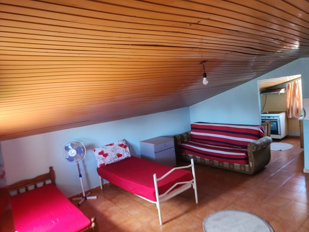 Rent | Shtëpi private 2 + 1 | Rruga Njazi Meka | 300 €/month