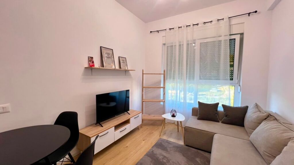 For Rent: 1+1 Apartment 📍Ali Dem (Kadiu Residence) - New Building ✨️ - 40,000 Lek/Month - Area 60m² - 3rd Floor || Never Previously Occupied 🔥