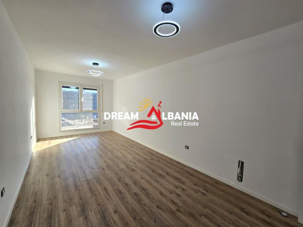 Appartamento 1+1 con posto auto in vendita a Color Splash Paskuqan, Tirana ID (41111157)