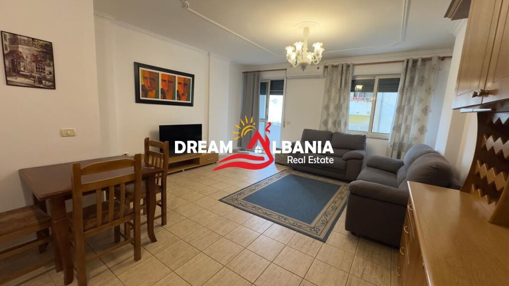 Appartamento 1+1 in Affitto vicino al Mercato nel Centro di Tirana (42111606) f