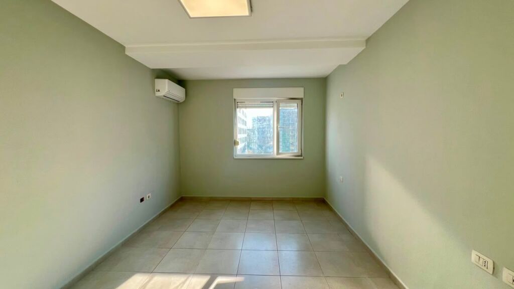 Office for Rent: 2 Workspaces 📍21 Dhjetori (Magnet Complex) - 7th Floor - Area 60m² - 40,000 Lek/Month - South Orientation || Strategic Location in the City ⚜️