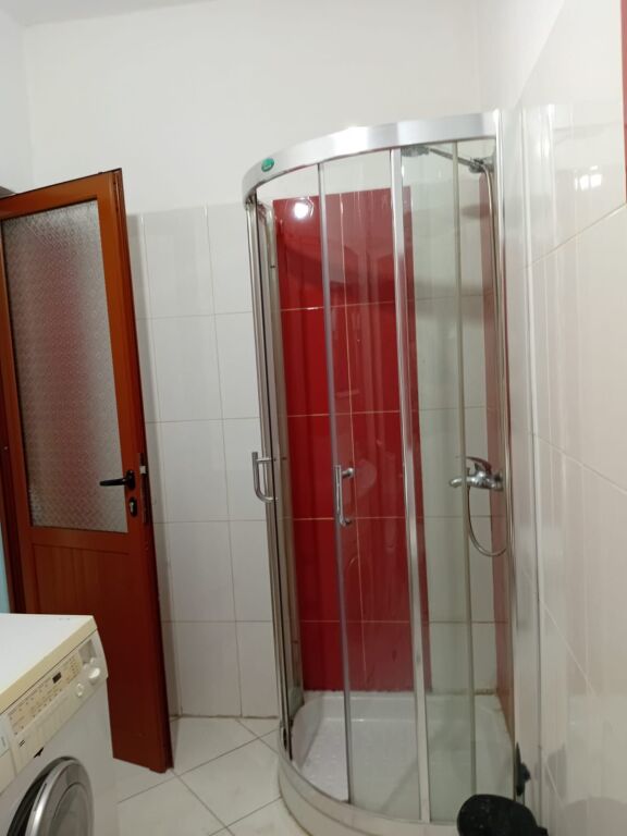 Apartament me qera