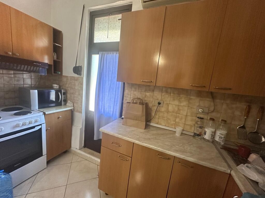 🏢Rruga e Barrikadave,jepet me qera apartament 1+1+ambient gatimi ,e mobiluar 55,000Leke