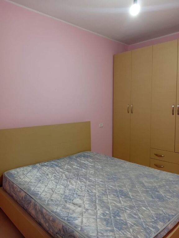 Apartament me qera