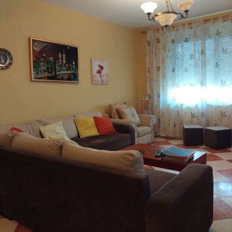 Appartamento 2+1+2 + Balcone in vendita – Via Kosovarëve !