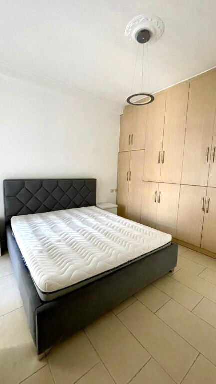APARTMENT FOR RENT IN THE CENTER OF TIRANA, 800 EURO NEGOTIABLE
