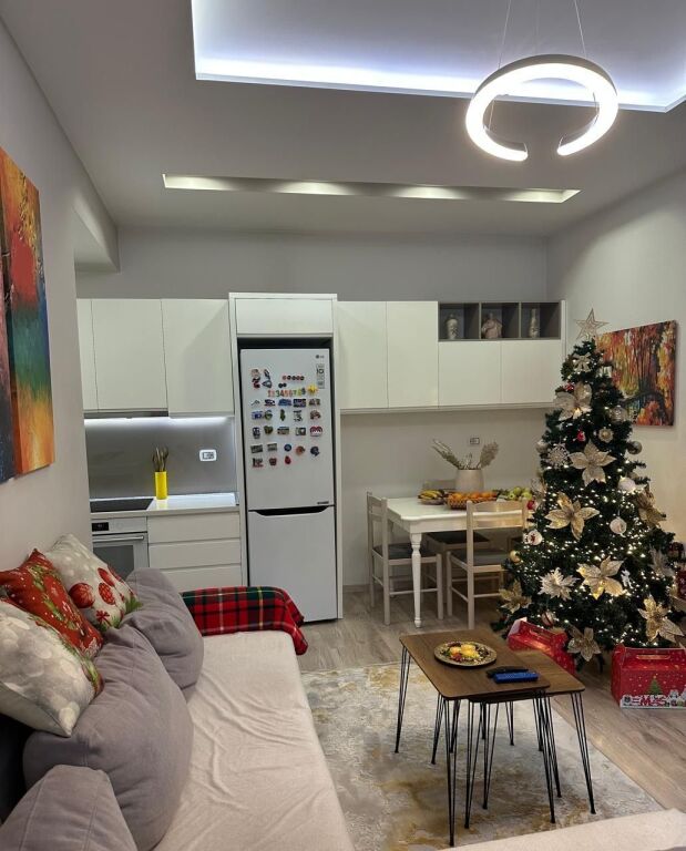 2+1, near Dinamo stadium, 1200 euros