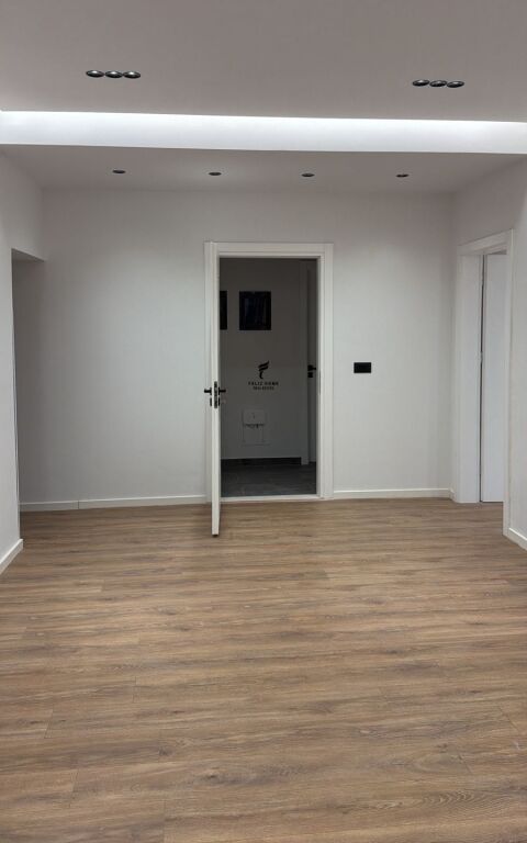 OFFICE FOR RENT 70 M2 VASIL SHANTO 55,000 LEKE FH-79007