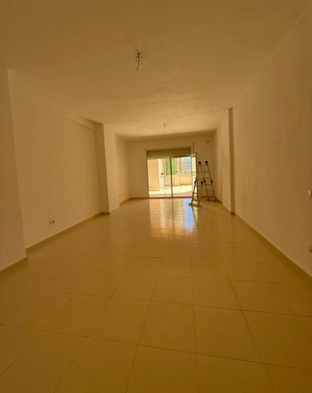 Shitet Apartament 2+1 pranë Ish-URT, ngjitur me KMY