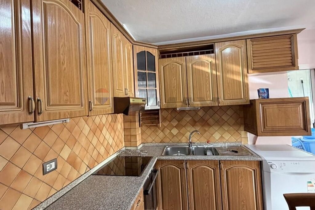 Shitet apartament 2+1 Fusha Ali Demi