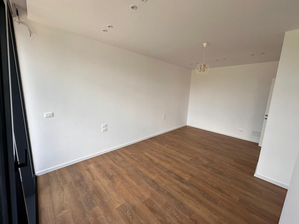 🏢 Appartamento 2+1 + Posto Auto in Affitto 📍 Via Kosovarëve, Residenza Lake View