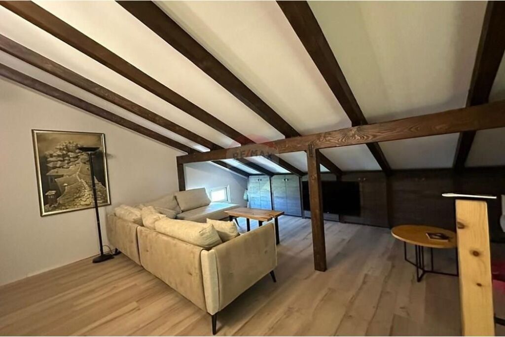 Villa for rent, Bërzhitë