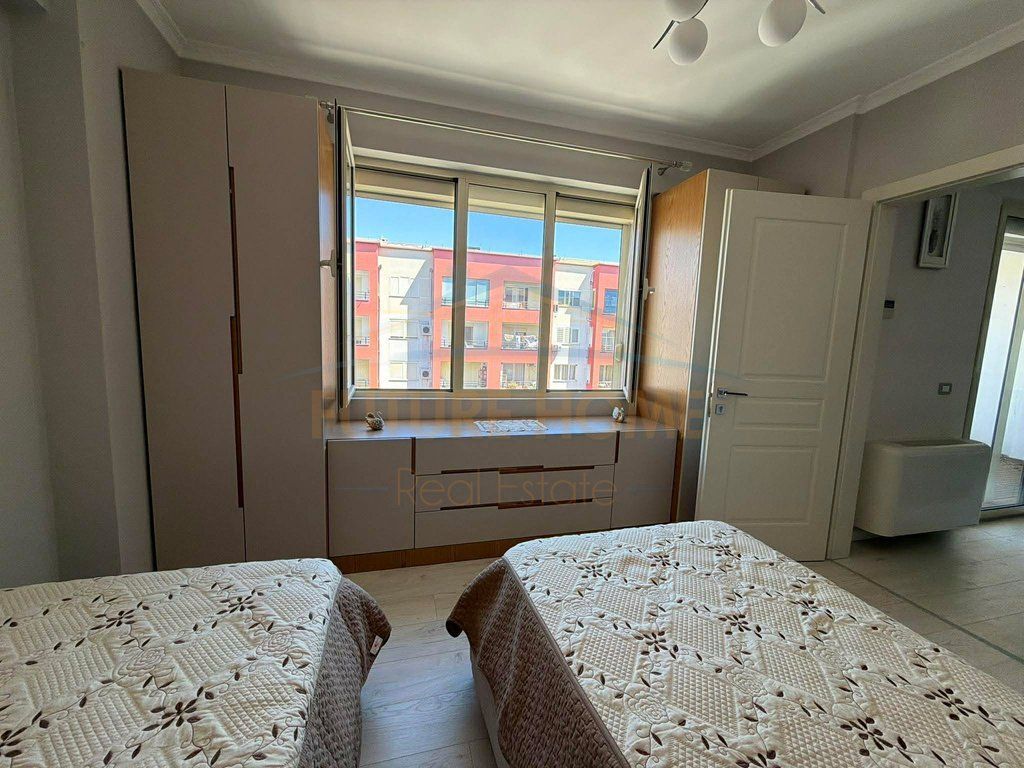 Shitet, Apartament 2+1+2 + Post Parkimi, Kompleksi Malajzjan