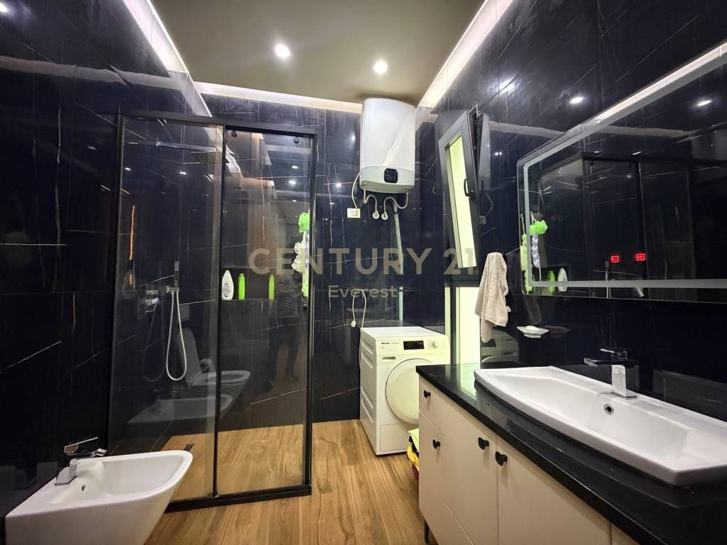 Apartament 2+1+2 per shitje tek Square 21, Rruga e Kavajes