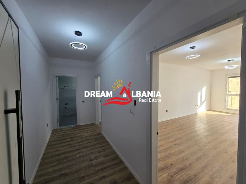 Appartamento 1+1 con posto auto in vendita a Color Splash Paskuqan, Tirana ID (41111157)