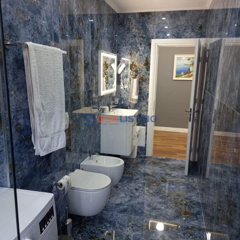 Ne po ofrojmë një apartament modern 1+1 për qira në Rrugën e Kosovës.