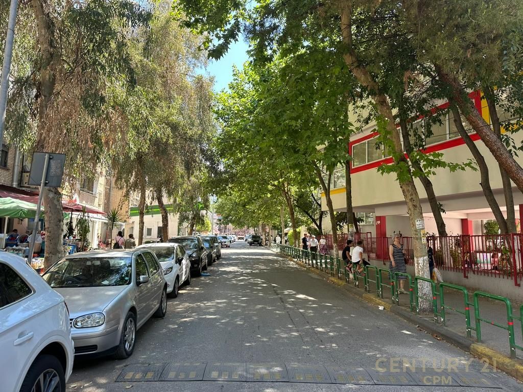 Locale in Affitto in Via Bardhyl!
