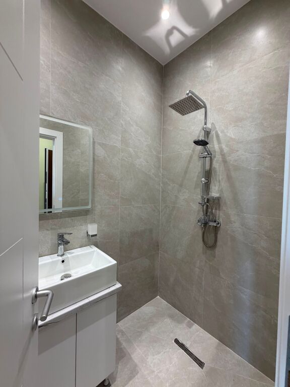 Shitet apartament 2+1 Myslym Shyri