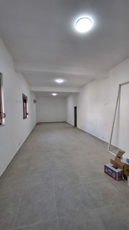 Jepet me qira ambient biznesi – Rruga Aleksandër Goga