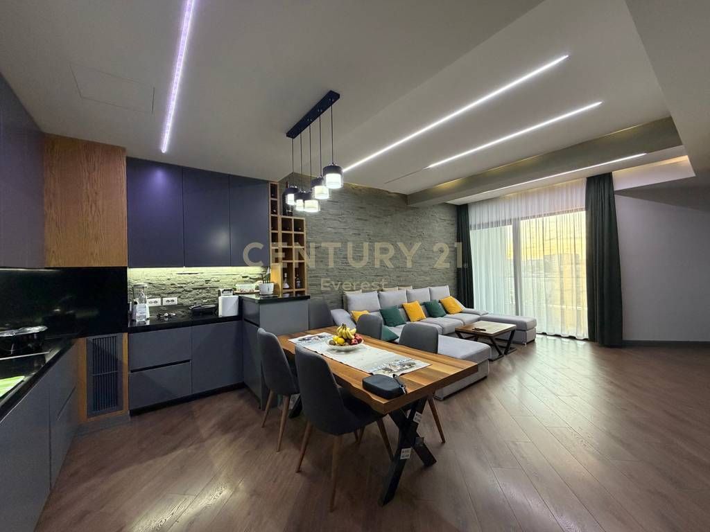 SQUARE 21, SHESIM APARTAMENT 2+1+2