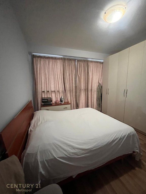 Apartment 2+1 for sale at Komuna e Parisit Metropol142879