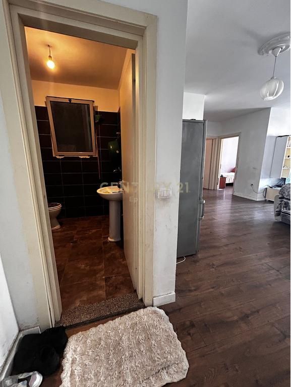 Apartament 2+1+2 për shitje pranë Tregut Industrial!