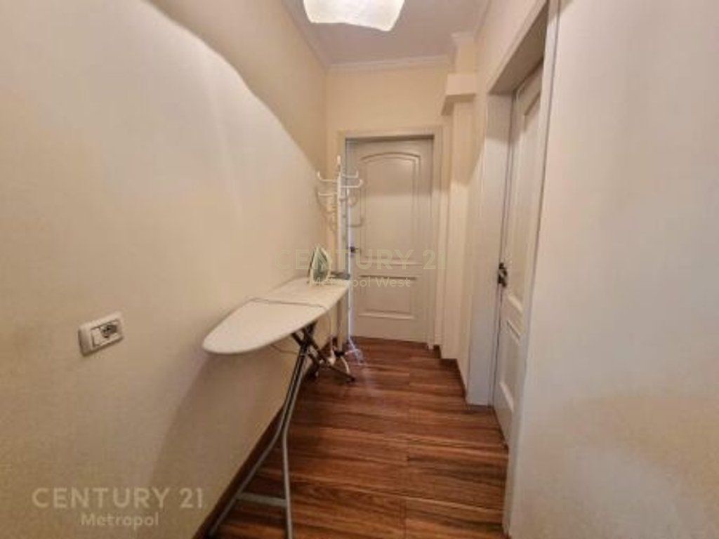 APARTAMENT ME QIRA 2+1+2 NE QENDER (Perball Toptanit) WEST142715