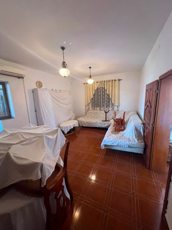 Villa di 4 piani in vendita Kamez