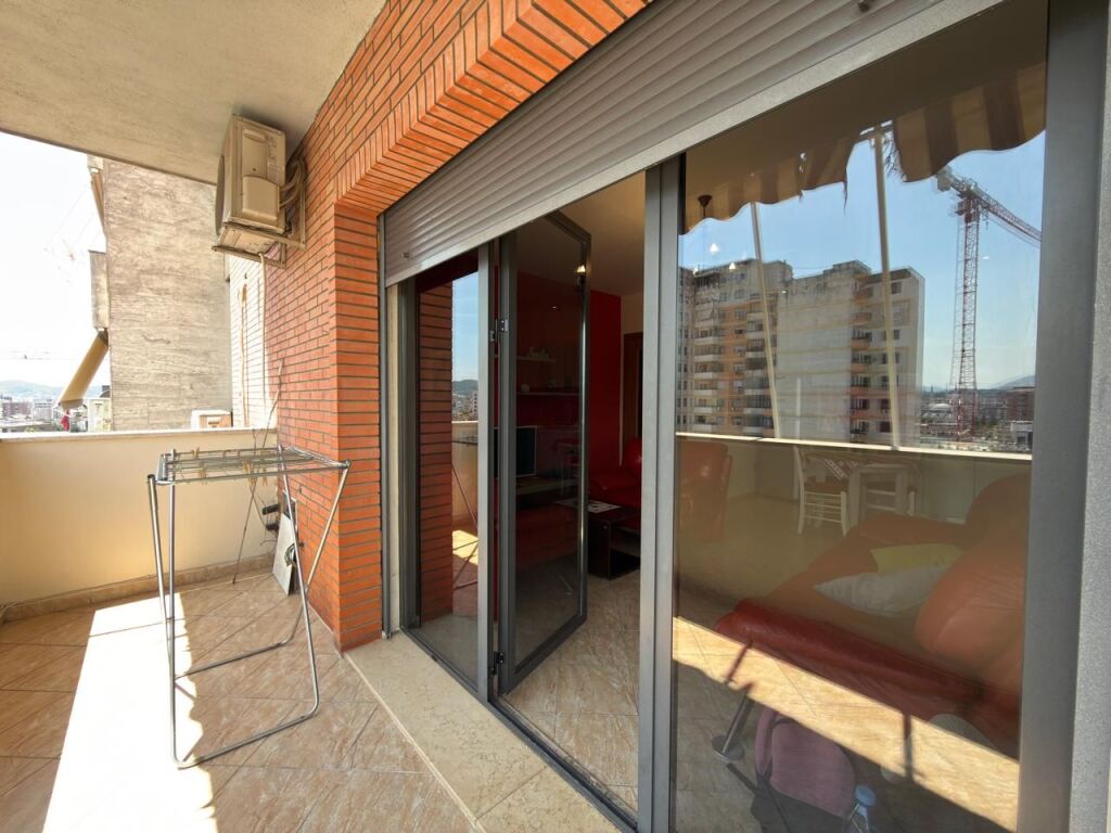 Affitto, Appartamento 2+1+2, "Centro 9 piani", Tirana