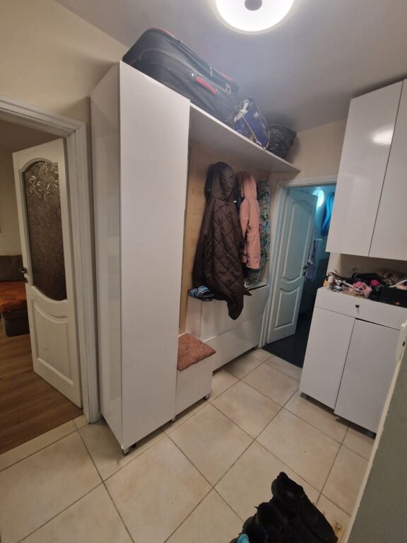 Shitet Apartament 1+1