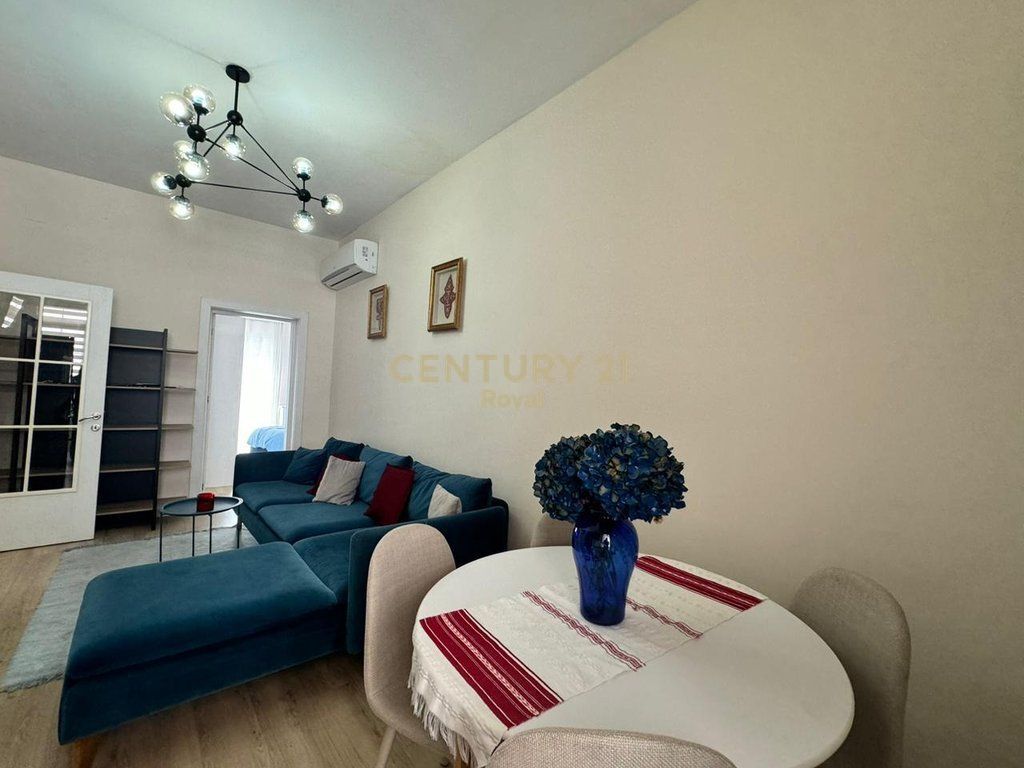 Appartamento 2+1 in affitto in Via Barricate, Tirana - 800€ | 75 m²