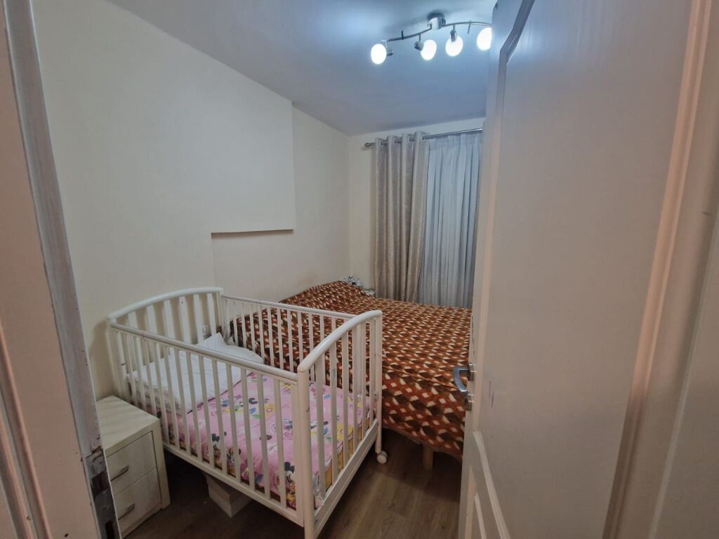 Shitet Apartament 1+1