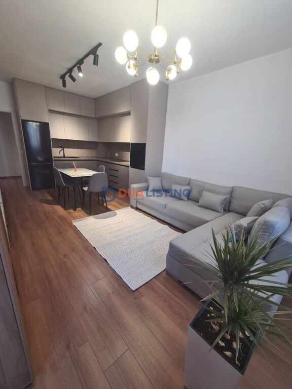 Jepet me qira apartament modern 1+1 te Rruga e Kosovarve.