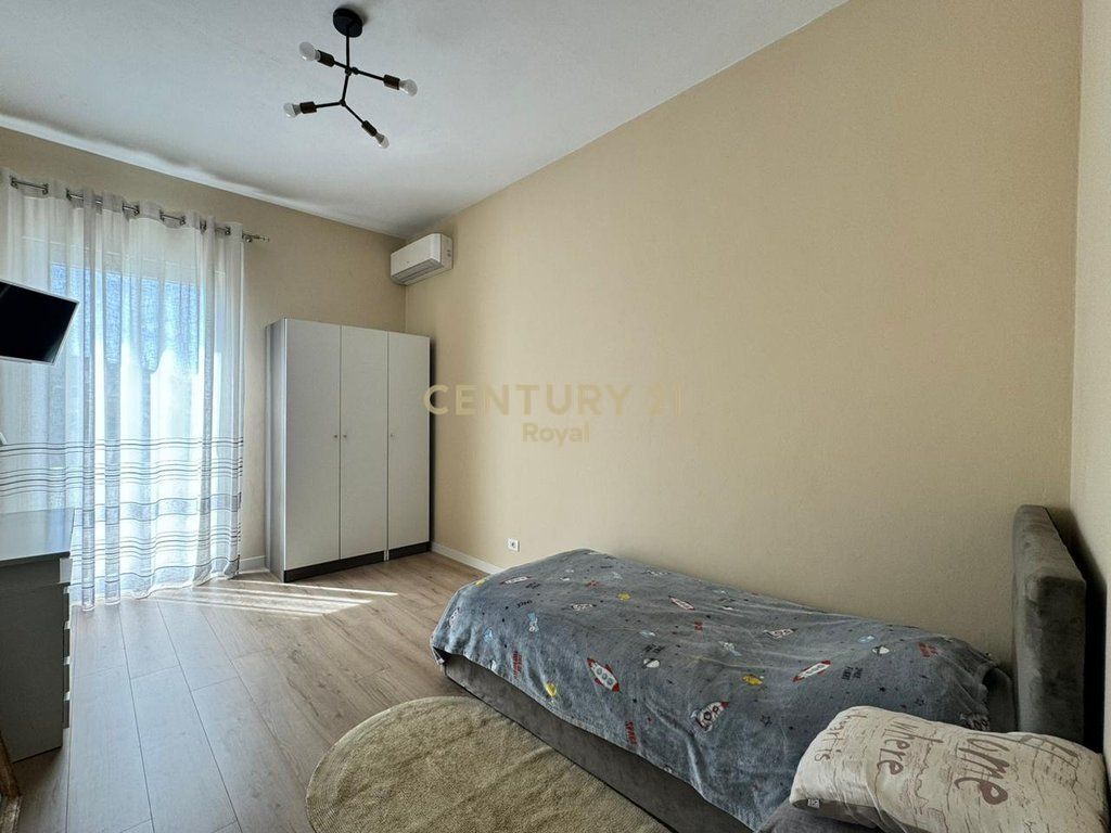 Apartament 2+1 me qira në Rrugën e Barrikadave, Tiranë - 800€ | 75 m²