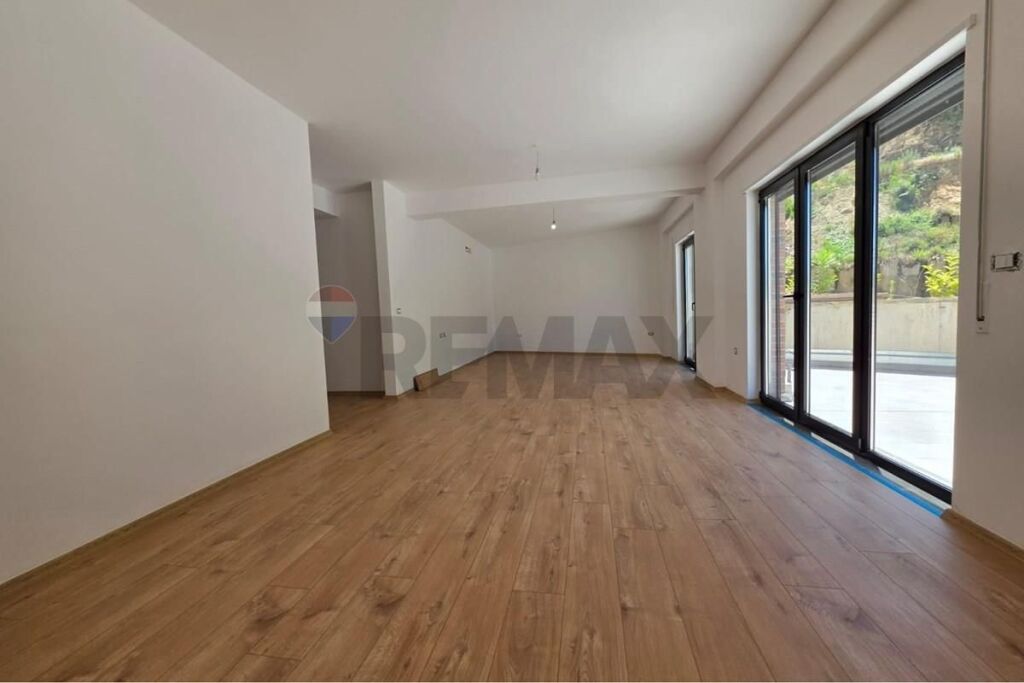 Apartament - Për Shitje - Kodra e Diellit 2, Tiranë(ID: 530191006-1135)