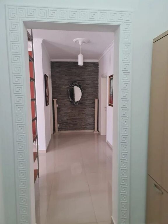 JEPET ME QIRA APARTAMENT 2+1+2 PRANË KOPSHTIT BOTANIK 800 mije leke