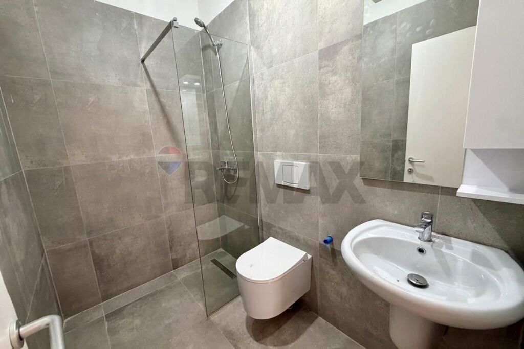 APARTAMENT 2+1+2 PER QIRA Ish Dogana,