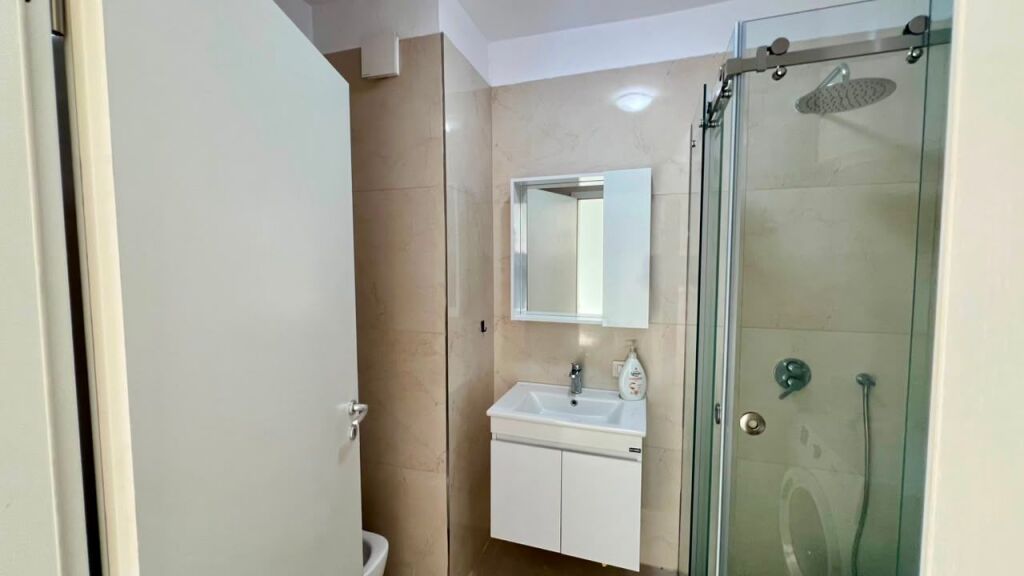 Office for Rent: 2 Workspaces 📍21 Dhjetori (Magnet Complex) - 7th Floor - Area 60m² - 40,000 Lek/Month - South Orientation || Strategic Location in the City ⚜️