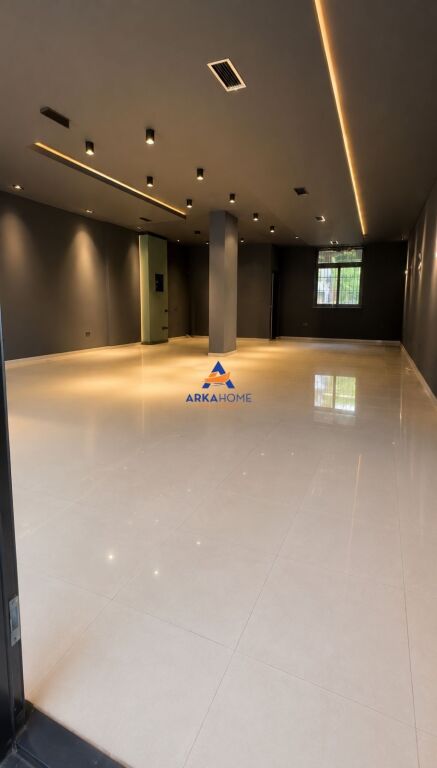JEPET AMBIENT BIZNESI ME QERA 100M2 "PRANË SHESHIT WILSON" 200.000 LEKE