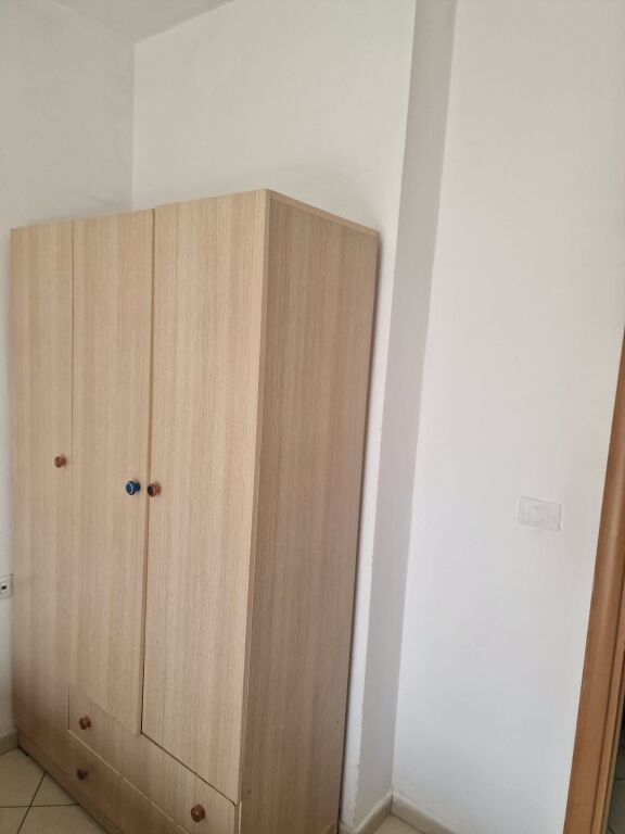 Jepet me qira apartament 1+1 në Astir, pranë Santana 400 Mije Leke