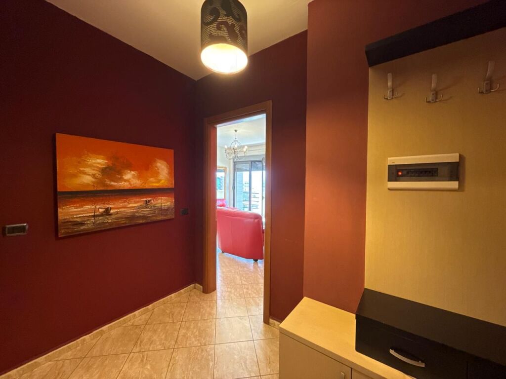 Affitto, Appartamento 2+1+2, "Centro 9 piani", Tirana