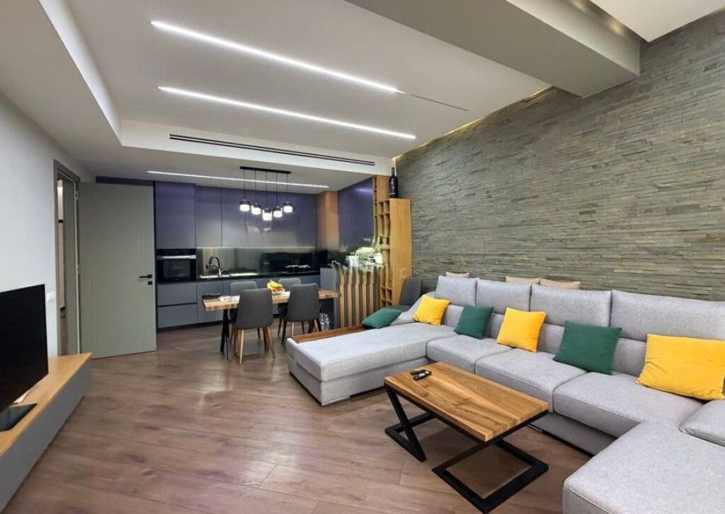 SQUARE 21, SHESIM APARTAMENT 2+1+2,RRUGA E KAVAJES