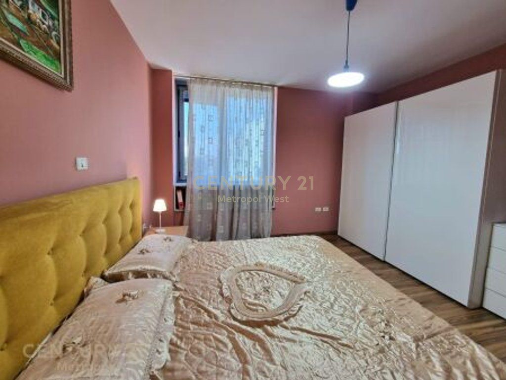 APARTAMENT ME QIRA 2+1+2 NE QENDER (Perball Toptanit) WEST142715