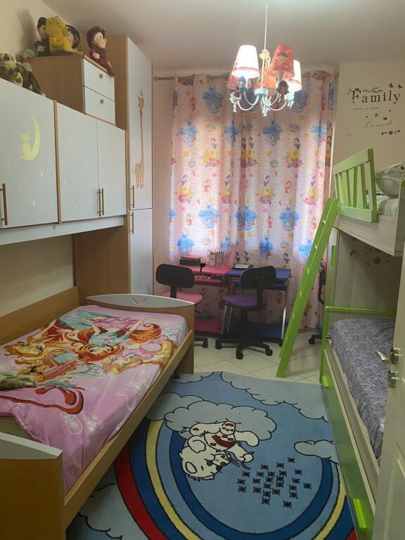 SHITET APARTAMENT 2+1+2 YZBERISHT 18.000.000 LEKE FH-79031