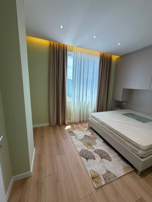 Shitet apartament 2+1 Myslym Shyri